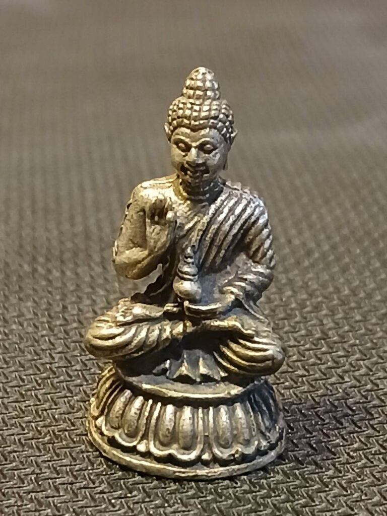 A Thai unconsecrated brass small-size Buddha amulet, miniature Buddha figurine statue. Product name: Buddha Prathanporn 2.5cm silver or gold