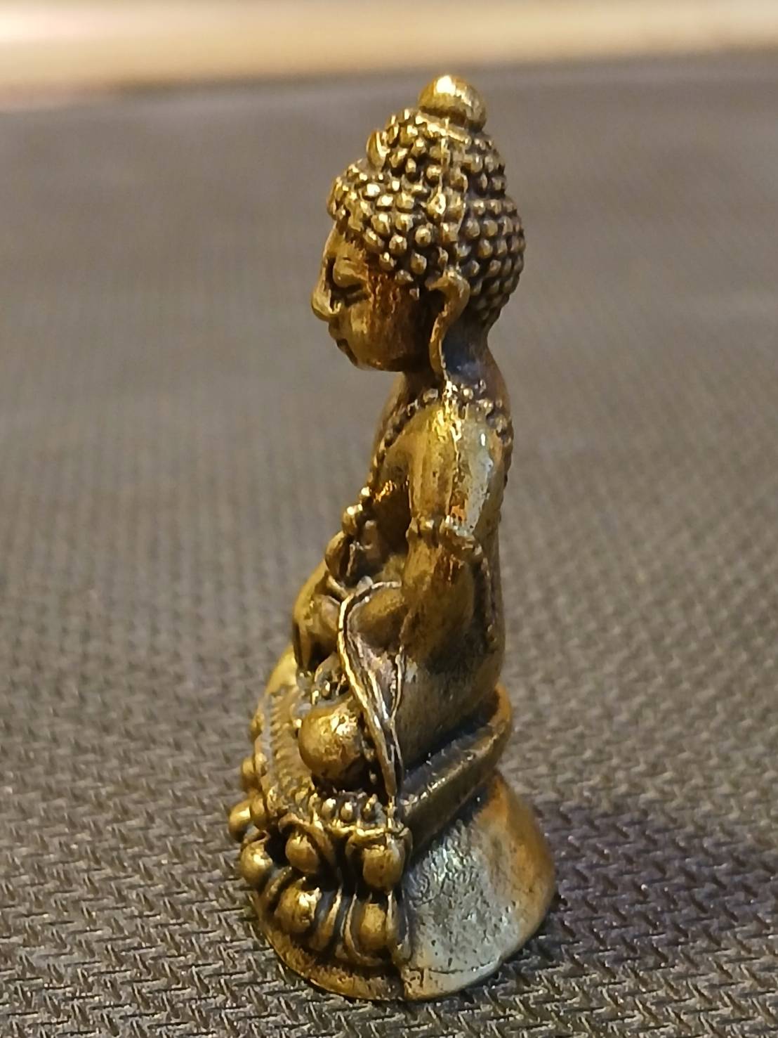 A Thai unconsecrated brass miniature Buddha figurine, small Buddha statue - Product name: Buddha; 3.7 cm; color: silver or gold