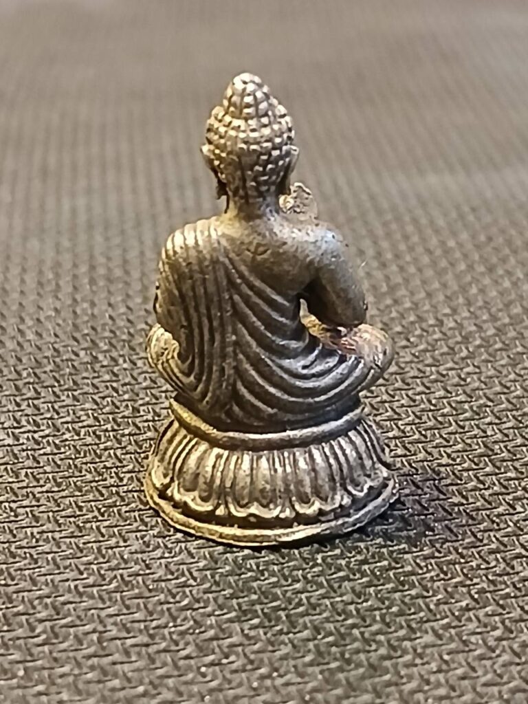 A Thai unconsecrated brass small-size Buddha amulet, miniature Buddha figurine statue. Product name: Buddha Prathanporn 2.5cm silver or gold