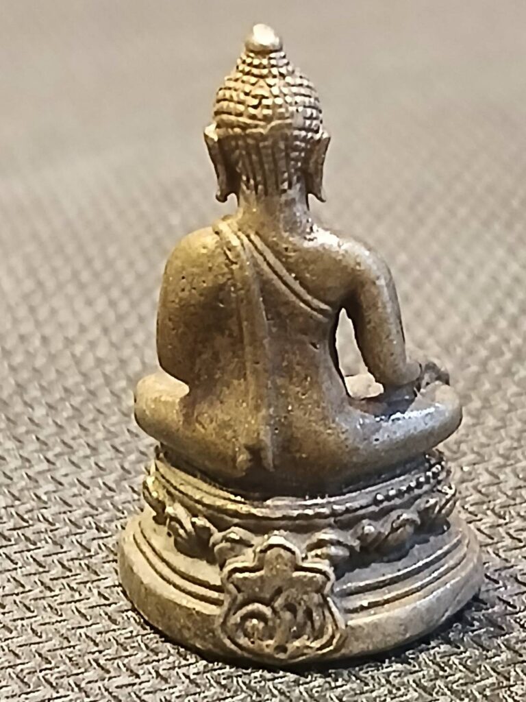 A Thai unconsecrated brass small-size Buddha figurine, miniature Buddha statue. Product name: Buddha; 3 cm; color: silver or gold; retail ok